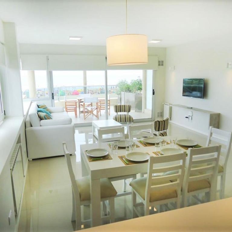 Departamentos frente al mar 108 y el mar - Two-Bedroom Apartment with Sea View - 12
