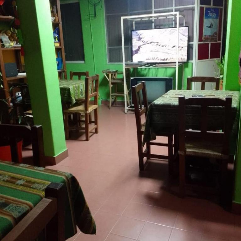 HOSTEL "Tito" JUJUY - Habitación Compartida Mixta - 1