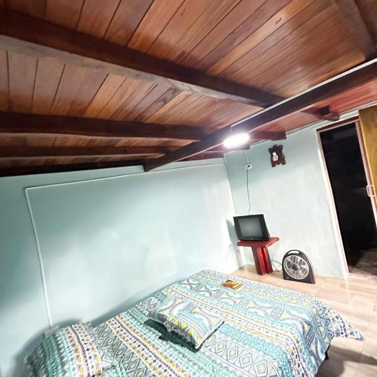 Titiribi-Antioquia- Cabaña el sol - Habitación Deluxe (2 adultos + 1 niño) - 32