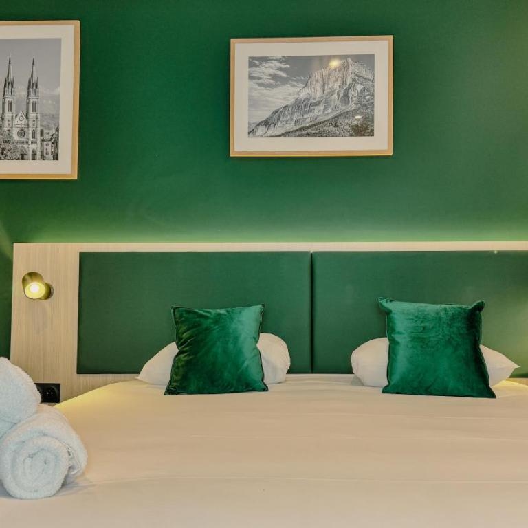 Best Western Voiron Centre - Chambre Lit King-Size Supérieure avec Canapé-Lit - Non-Fumeurs - 2