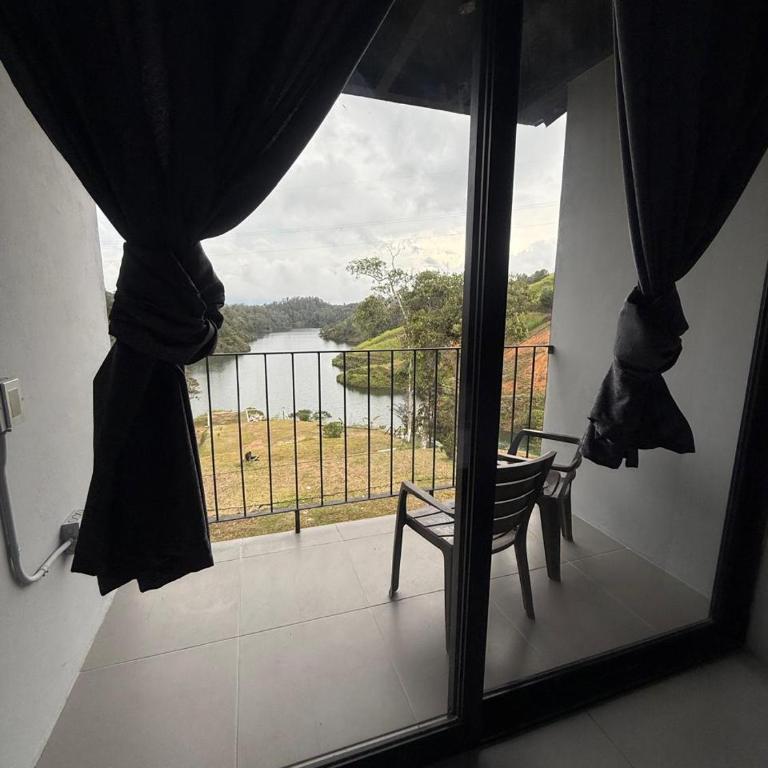 Nakawe Guatape - Double Room with Lake View - 5