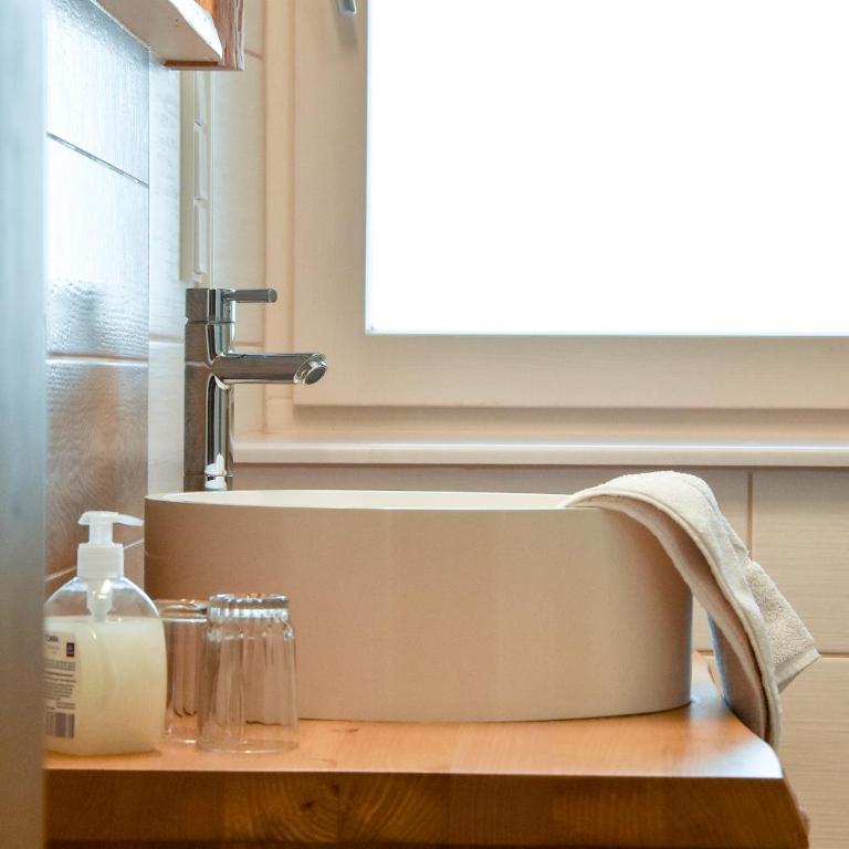 Weingut Buschenschank Schneiderannerl - Doppelzimmer mit Terrasse - 4