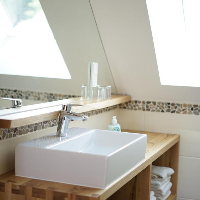 Weingut Buschenschank Schneiderannerl - Doppelzimmer mit Terrasse - 12
