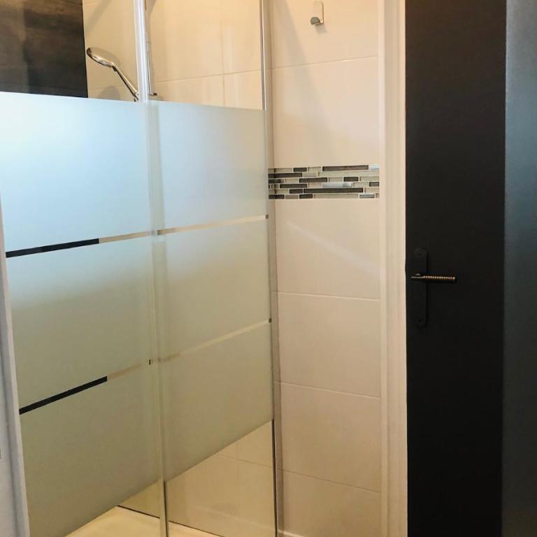 Maison la Londe - Three-Bedroom House - 23