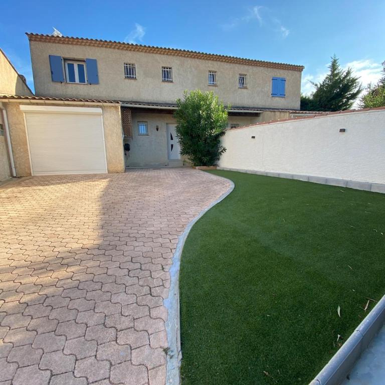 Maison la Londe - Three-Bedroom House - 20