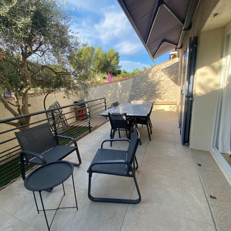 Maison la Londe - Three-Bedroom House - 17