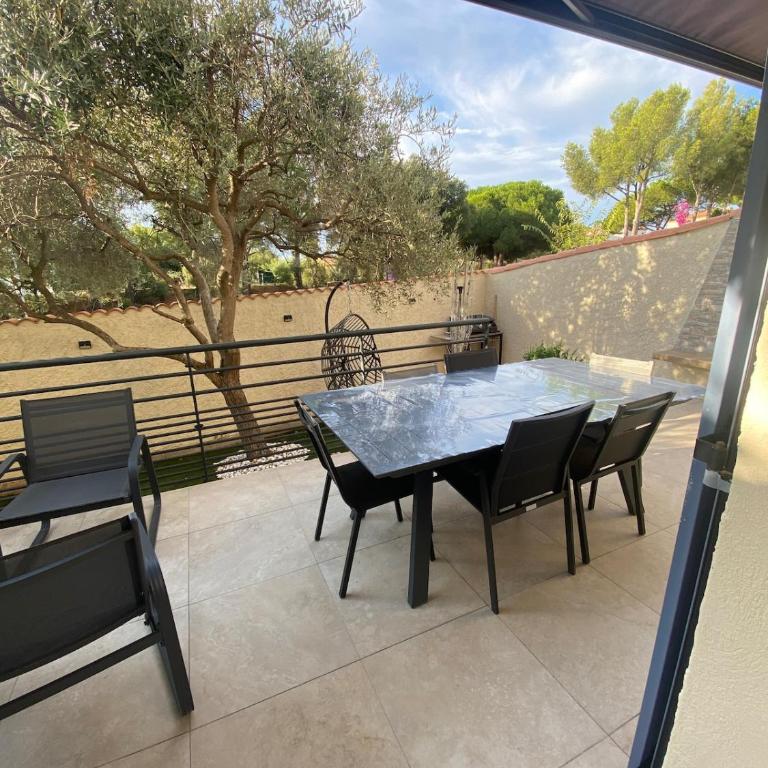 Maison la Londe - Three-Bedroom House - 16