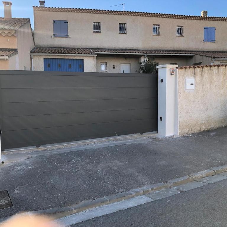 Maison la Londe - Three-Bedroom House - 11