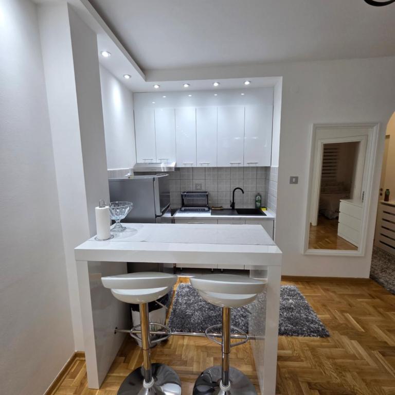 Apartman Emilija - One-Bedroom Apartment - 8