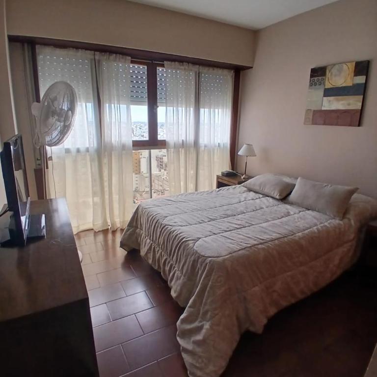 Depto 3 ambientes con balcon vista al mar y cochera - One-Bedroom Apartment - 2