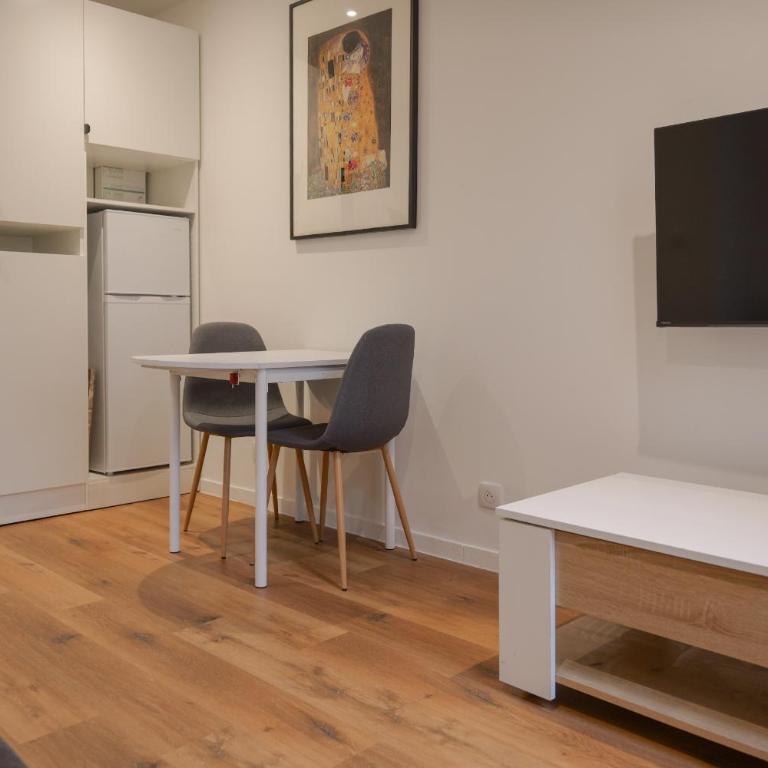 charmant studio avec terrasse exterieure - coeur de ville - Monolocale Deluxe - 12