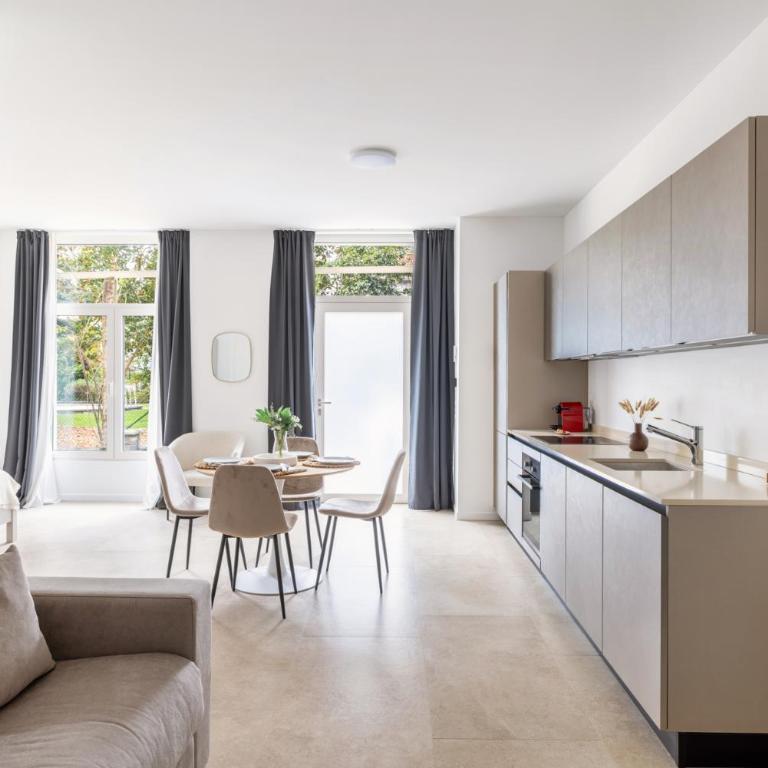 Schloss Locarno - Suites & Apartments - Deluxe Studio mit Queensize-Bett - 3