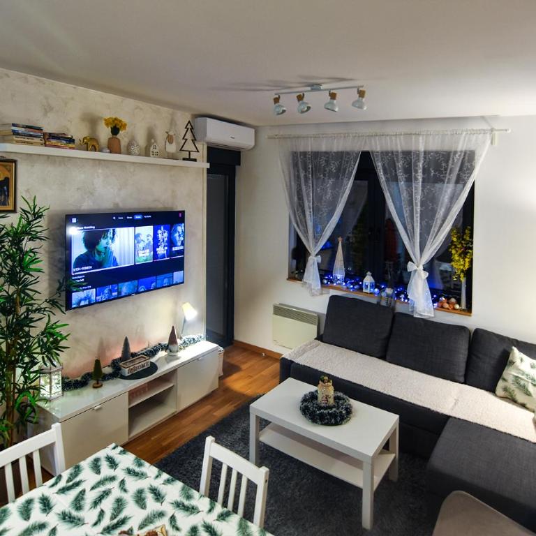 Pravo mesto - Two-Bedroom Apartment - 21