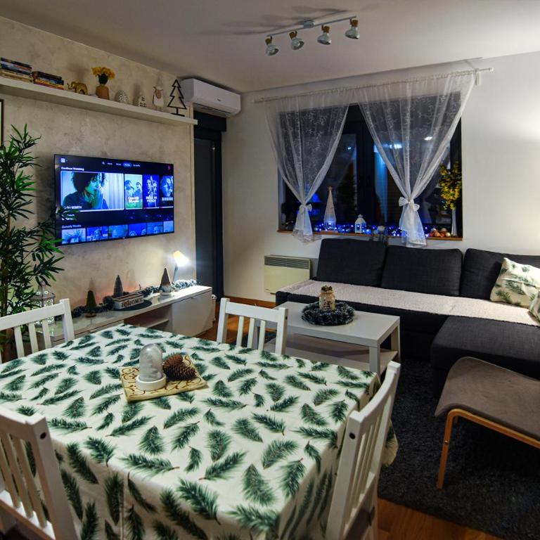 Pravo mesto - Two-Bedroom Apartment - 23