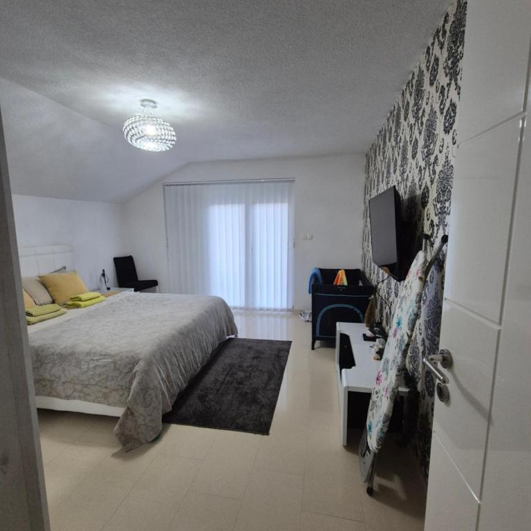 Apartman IN - Two-Bedroom Apartment - 14