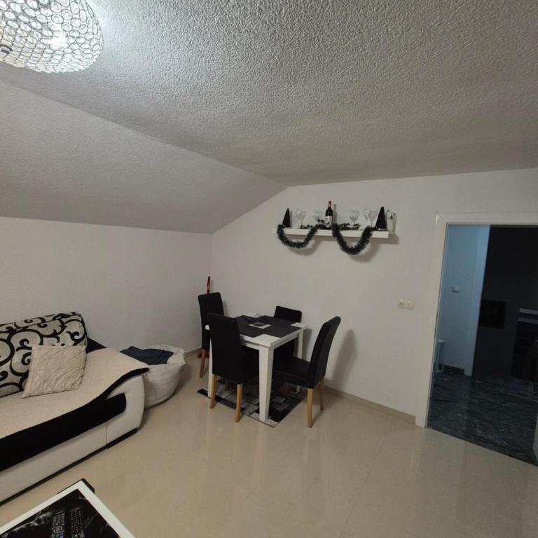 Apartman IN - Two-Bedroom Apartment - 12
