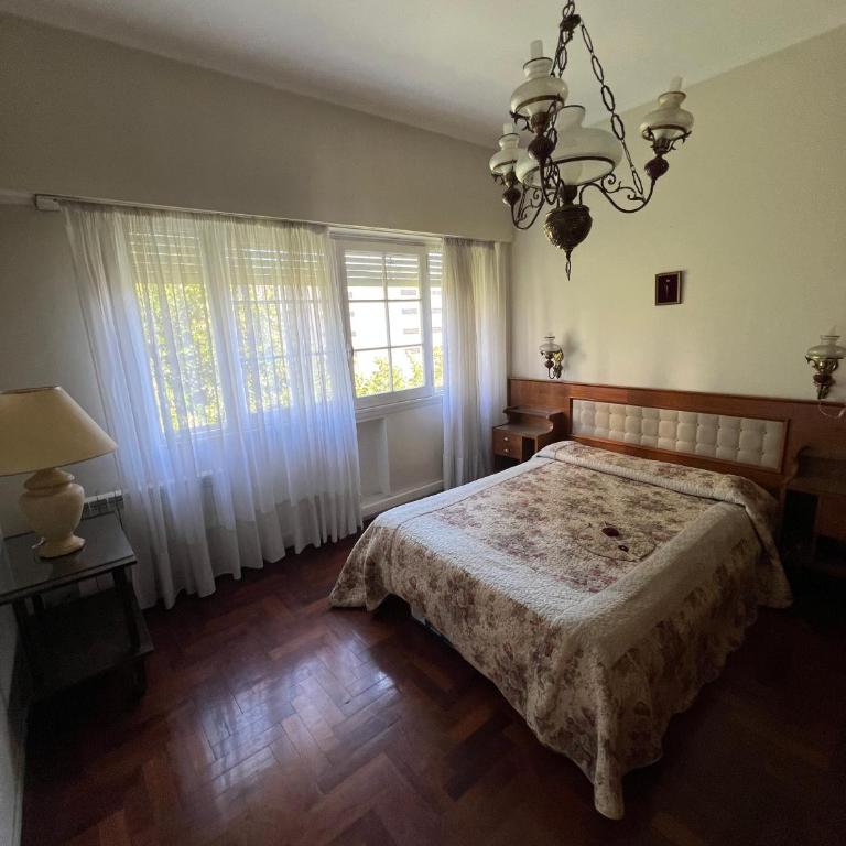 Check and Home - Colon V - 8 Huéspedes a 700mts de la Playa - Three-Bedroom Apartment with View - 1