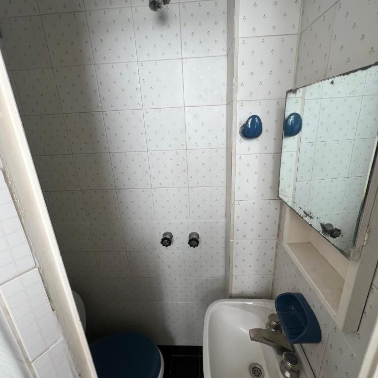 Check and Home - Colon V - 8 Huéspedes a 700mts de la Playa - Three-Bedroom Apartment with View - 2