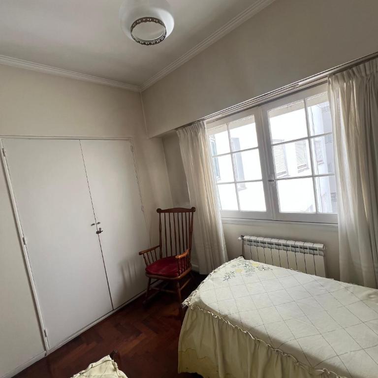 Check and Home - Colon V - 8 Huéspedes a 700mts de la Playa - Three-Bedroom Apartment with View - 12