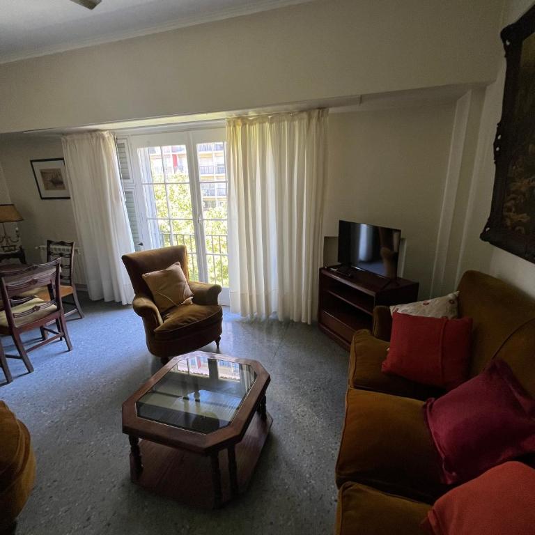 Check and Home - Colon V - 8 Huéspedes a 700mts de la Playa - Three-Bedroom Apartment with View - 17