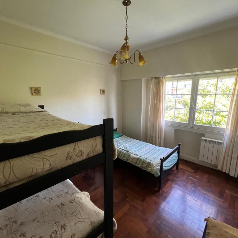 Check and Home - Colon V - 8 Huéspedes a 700mts de la Playa - Three-Bedroom Apartment with View - 19