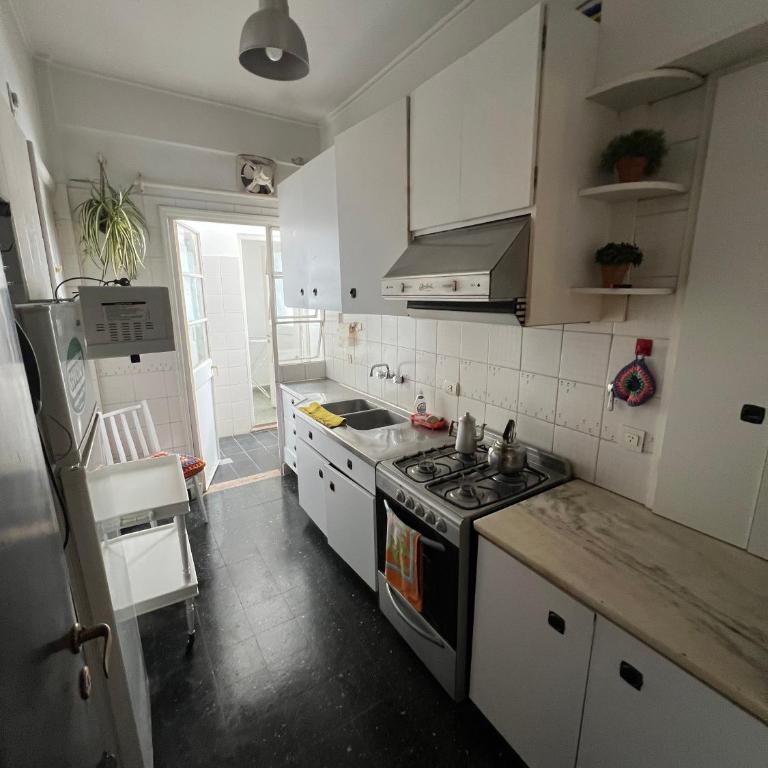 Check and Home - Colon V - 8 Huéspedes a 700mts de la Playa - Three-Bedroom Apartment with View - 21