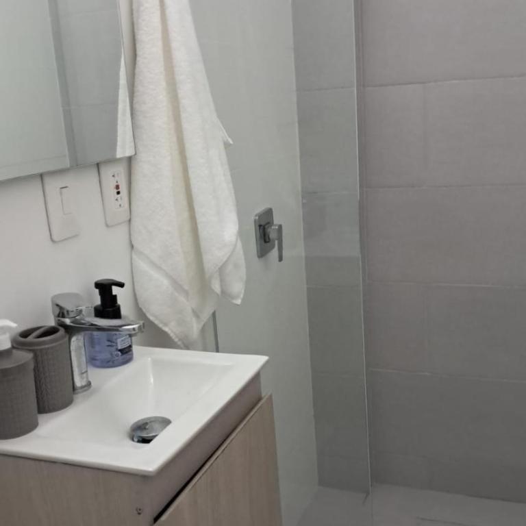 Dúplex en Bocagrande Cartagena Piscina, jacuzzi y a 2 cuadras del mar - Loft - 4