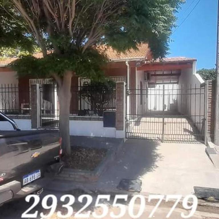 Casa en monte hermoso - Two-Bedroom House - 1