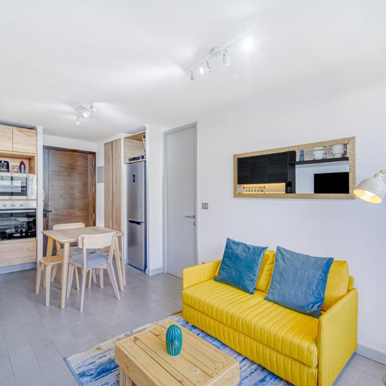 Almagro Spot AC pasos de La Moneda y el Metro - One-Bedroom Apartment - 11