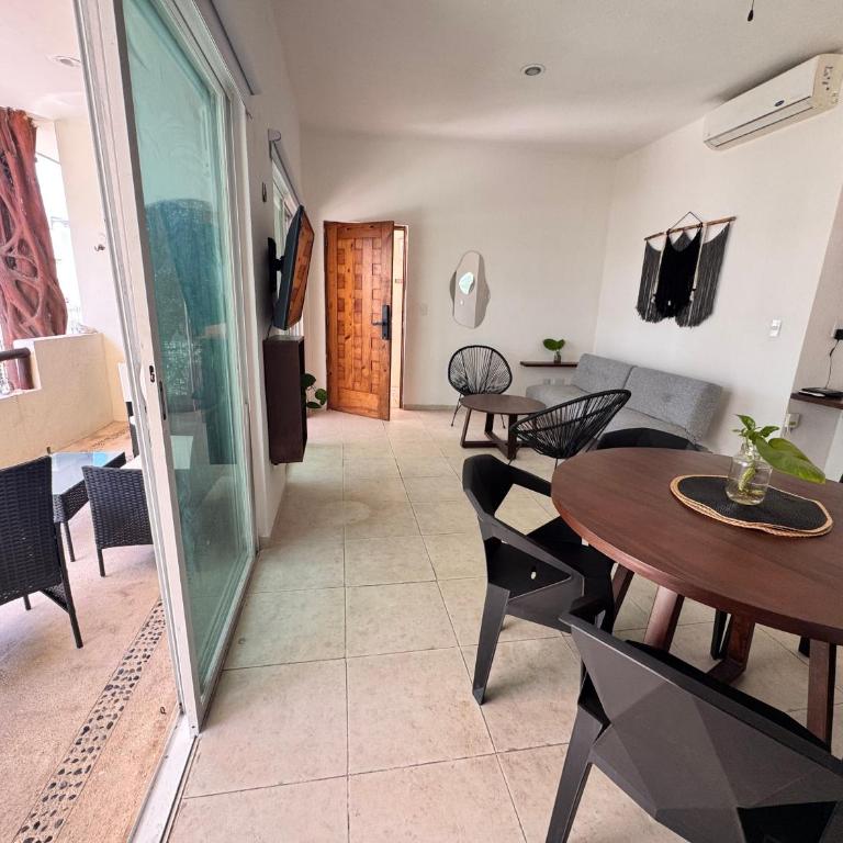 Las Olas - Two-Bedroom Apartment - 11
