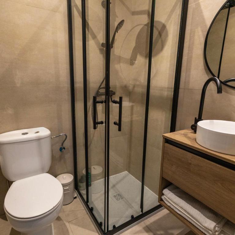 Miguel Ángel boutique rooms - PUERTA DEL SOL - Deluxe Double Room with Balcony - 5