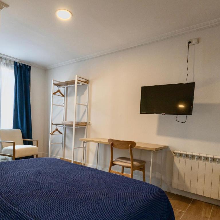 Miguel Ángel boutique rooms - PUERTA DEL SOL - Triple Room with Balcony - 9