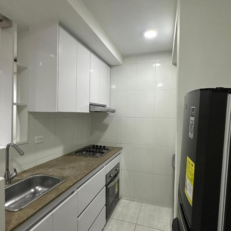 Entrelagos beautiful apartment - Three-Bedroom Apartment - 10