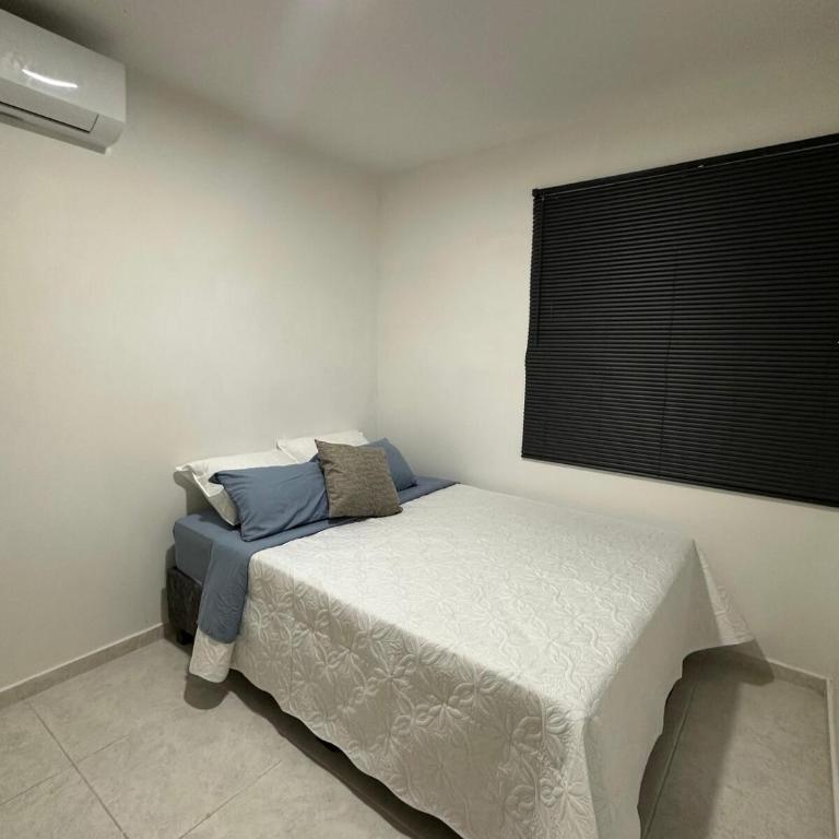 Entrelagos beautiful apartment - Three-Bedroom Apartment - 5