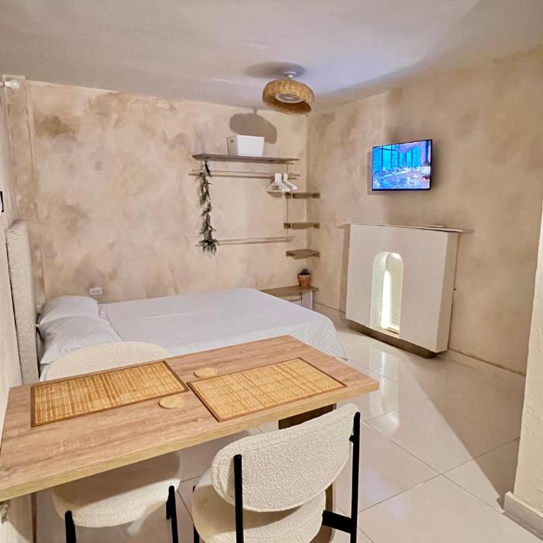 Tranquillity, Style and Location at Monet Loft - One-Bedroom Apartment - 5