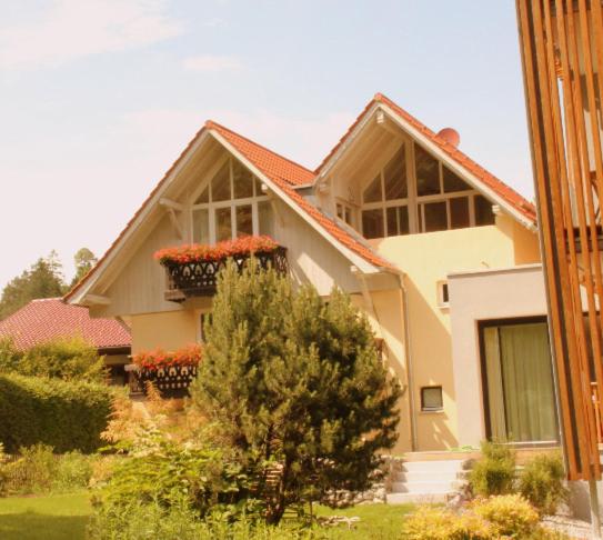 Ferienwohnungen Am Ländeweg - Apartment mit 2 Schlafzimmern und Bergblick - 15