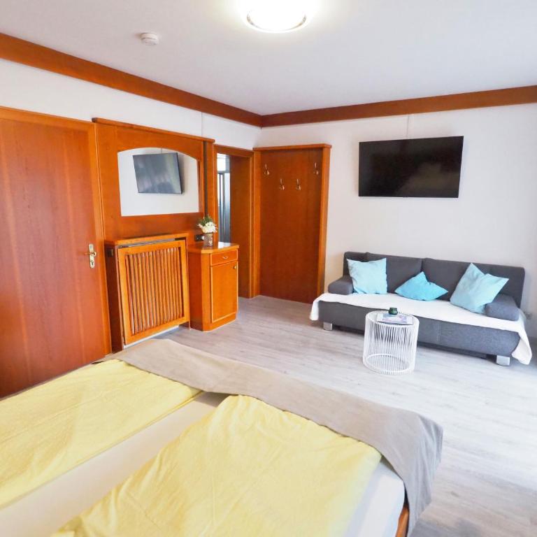 Pension Christiane - Doppelzimmer mit Balkon - 6