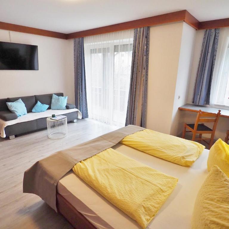 Pension Christiane - Doppelzimmer mit Balkon - 7