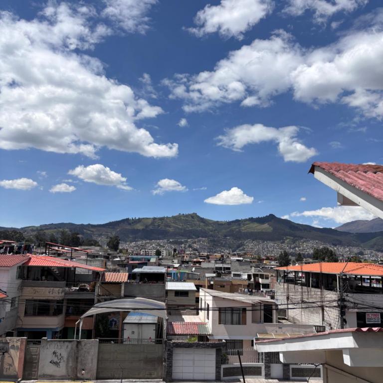 Depa Guajaló - Quicentro Sur con Terraza y Parking - Two-Bedroom Apartment - 14