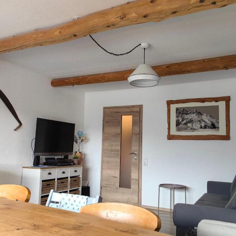 Sonnige ruhige Fewo Bergpanorama auf 1200m mit Süd Balkon - Apartment mit 2 Schlafzimmern - 1