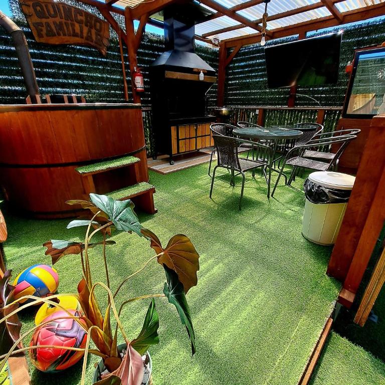 Tinaja Caliente incluida en Parcela Completa con Casa, Quincho, Canchas y Juegos - Three-Bedroom House - 1