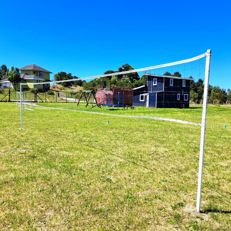 Tinaja Caliente incluida en Parcela Completa con Casa, Quincho, Canchas y Juegos - Three-Bedroom House - 7