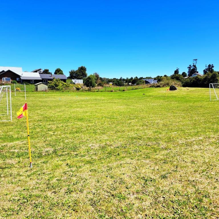 Tinaja Caliente incluida en Parcela Completa con Casa, Quincho, Canchas y Juegos - Three-Bedroom House - 21