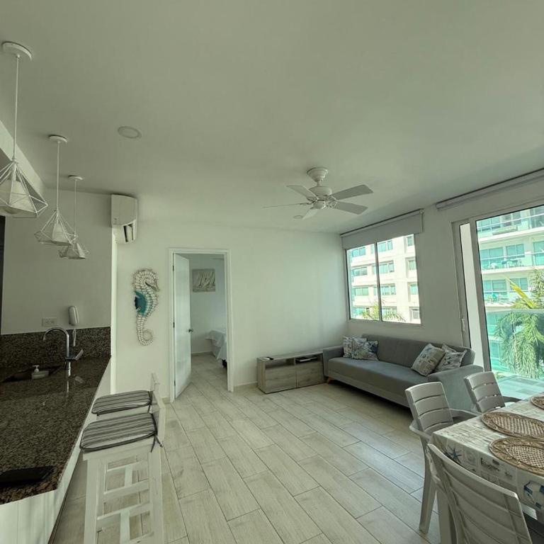 Apartamento con vista al mar - Two-Bedroom Apartment - 10