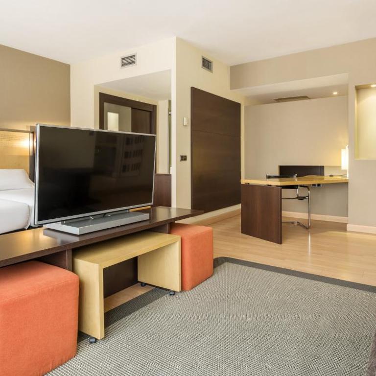 Ilunion Suites Madrid - Premium Double Room - 5