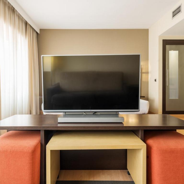 Ilunion Suites Madrid - Premium Double Room - 6
