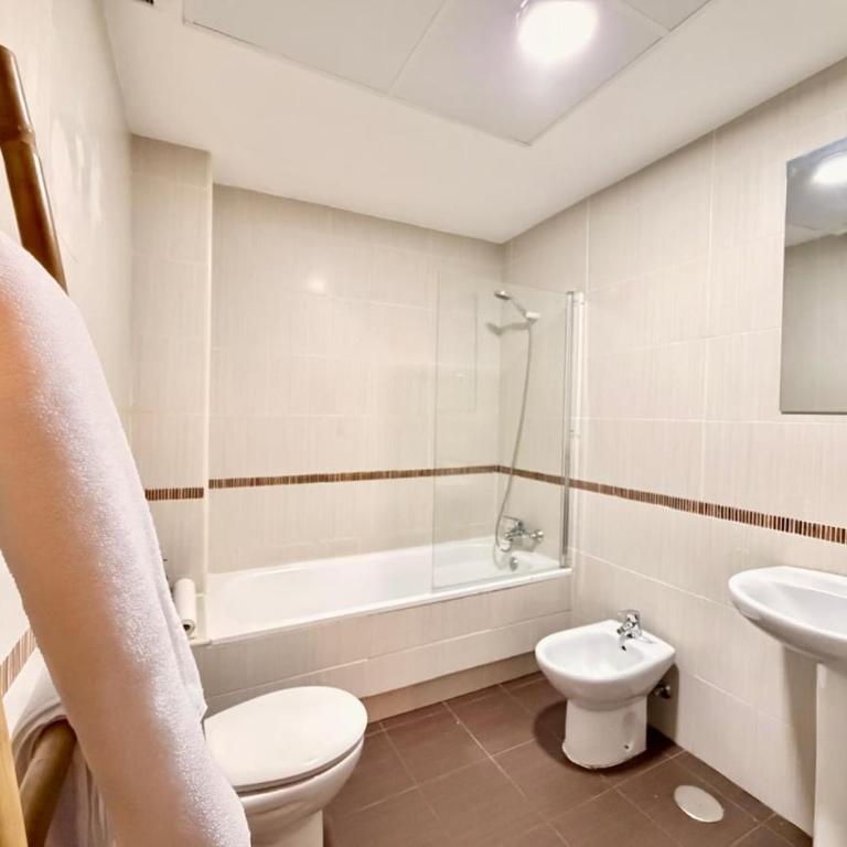 Amplio piso céntrico con piscina en Málaga - Apartamento de 2 dormitorios - 9