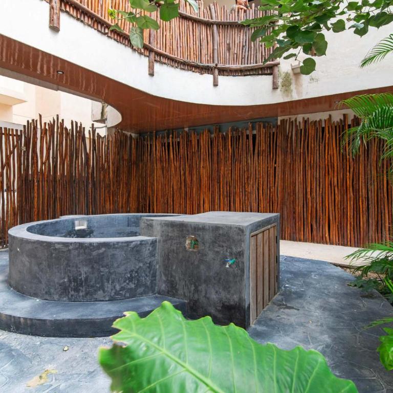 Penthouse with Rooftop Plunge Pool - Distant Ocean - Apartamento - 52