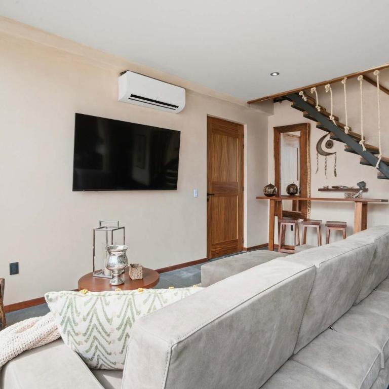 Penthouse with Rooftop Plunge Pool - Distant Ocean - Apartamento - 21