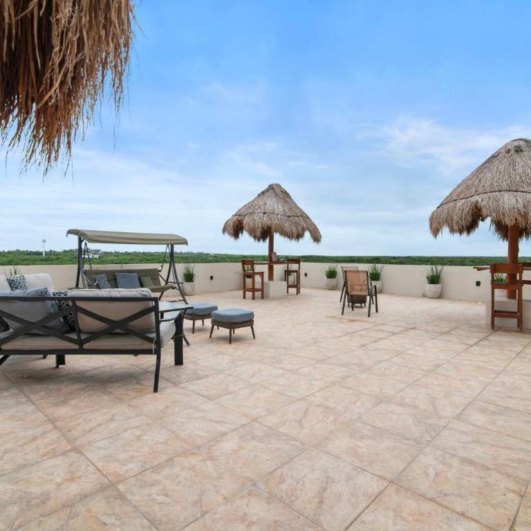 Penthouse with Rooftop Plunge Pool - Distant Ocean - Apartamento - 48